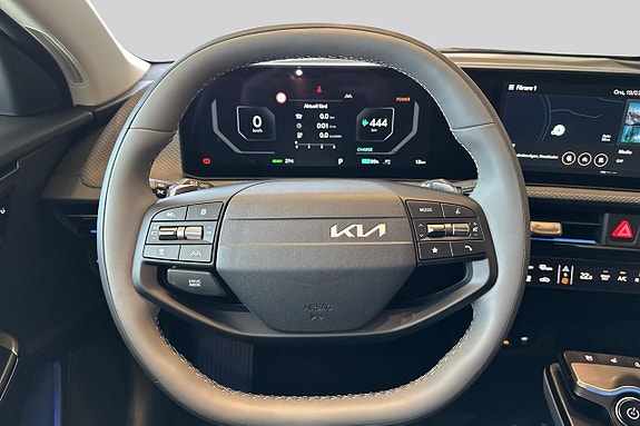 Kia EV6 8 of 21