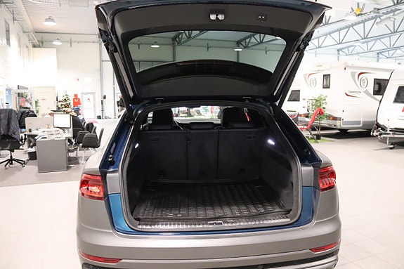 Audi Q8 5 of 11