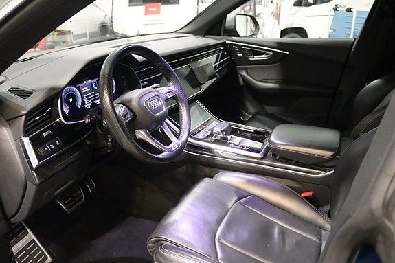 Audi Q8 6 of 11