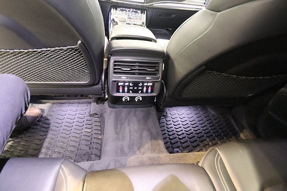Audi Q8 10 of 11