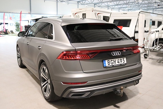 Audi Q8 3 of 11