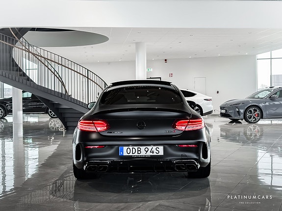 Mercedes-Benz C63 4 of 21