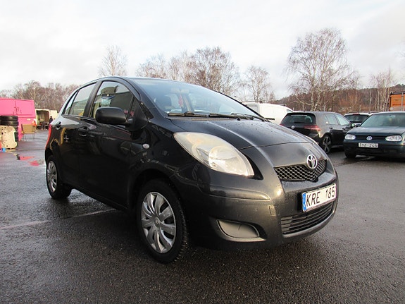Toyota Yaris 4 of 14