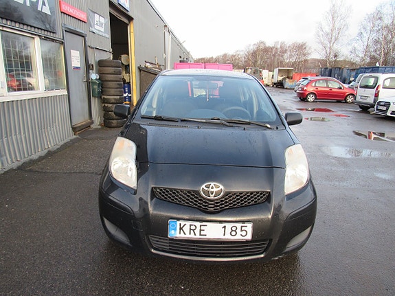 Toyota Yaris 3 of 14