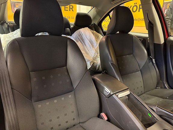 Volvo S60 13 of 18