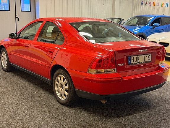 Volvo S60 4 of 5