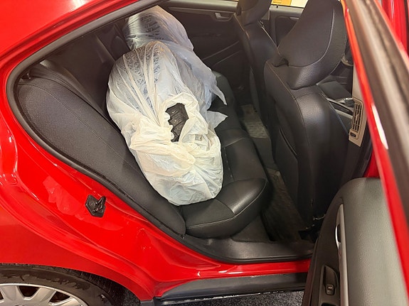 Volvo S60 17 of 18