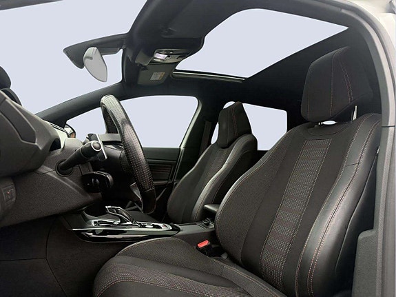 Peugeot 308 SW 8 of 19