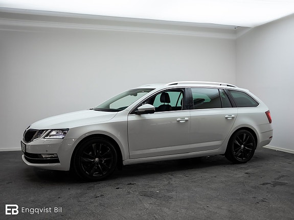 Skoda Octavia 2 of 5
