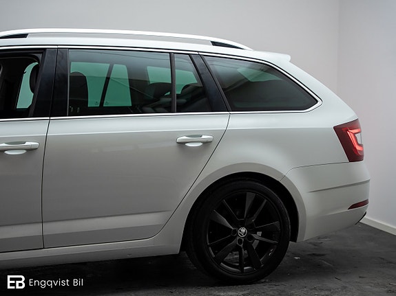 Skoda Octavia 3 of 5