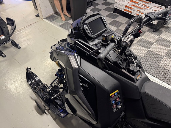 Polaris BOOST RMK KHAOS 155 7S  - 22 6 of 7