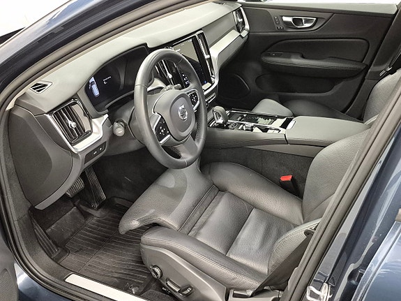 Volvo V60 2 of 11