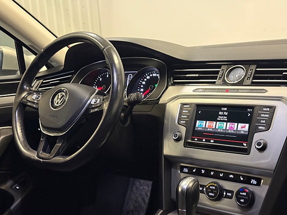 Volkswagen Passat 24 of 27