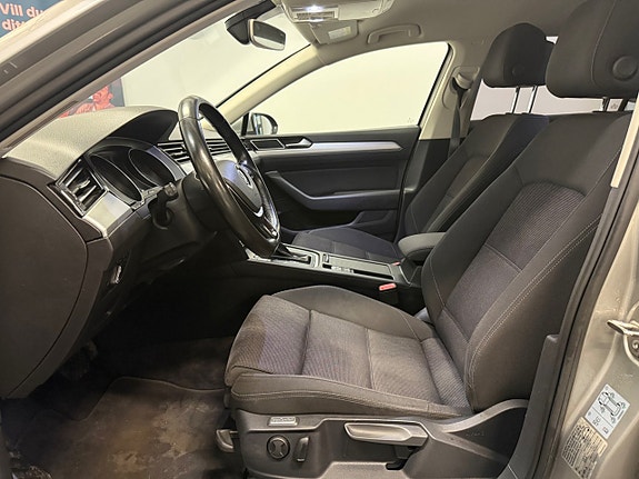 Volkswagen Passat 8 of 27