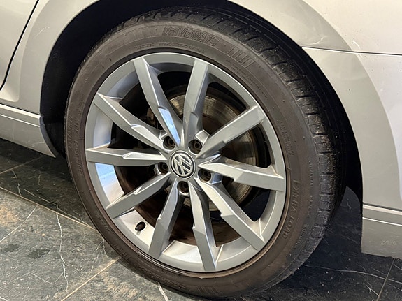 Volkswagen Passat 27 of 27