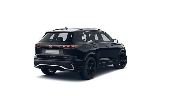 Volkswagen Tiguan 4 of 6