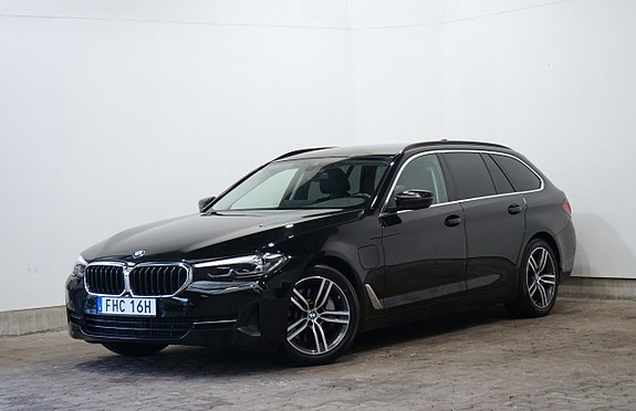 BMW 530e 2 of 16