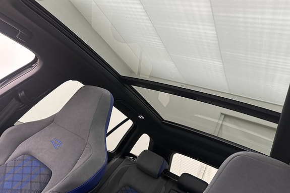 Volkswagen Golf VIII 10 of 30