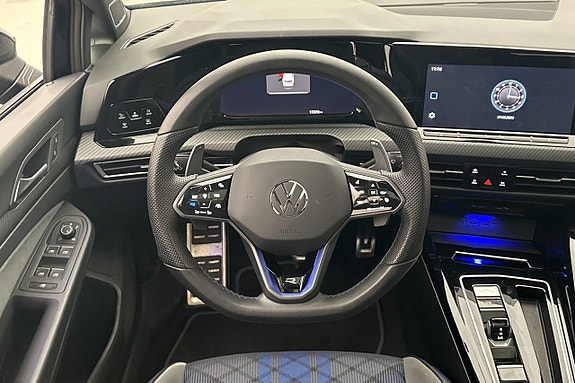Volkswagen Golf VIII 13 of 30