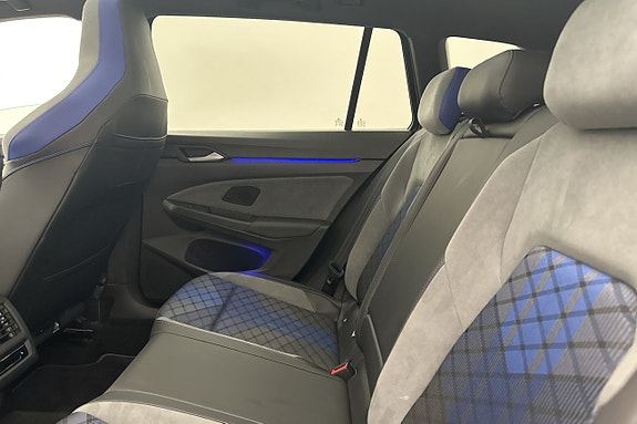 Volkswagen Golf VIII 26 of 30