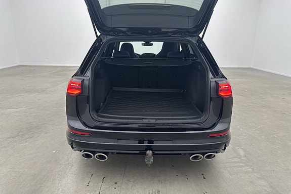 Volkswagen Golf VIII 27 of 30