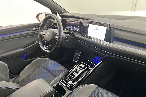 Volkswagen Golf VIII 25 of 30