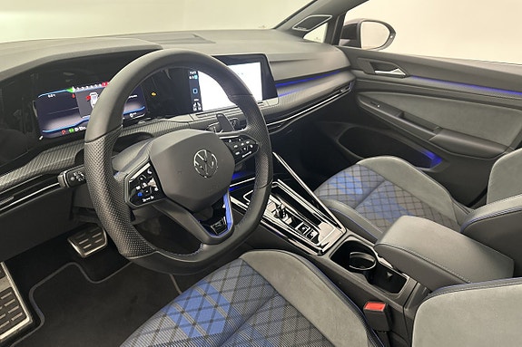 Volkswagen Golf VIII 9 of 30