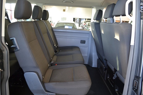 Volkswagen Caravelle 7 of 11