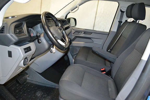 Volkswagen Caravelle 4 of 5