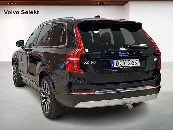 Volvo XC90 2 of 14