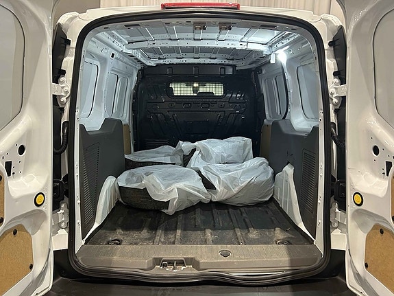 Ford Transit Connect 4 of 5