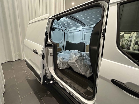 Ford Transit Connect 5 of 5