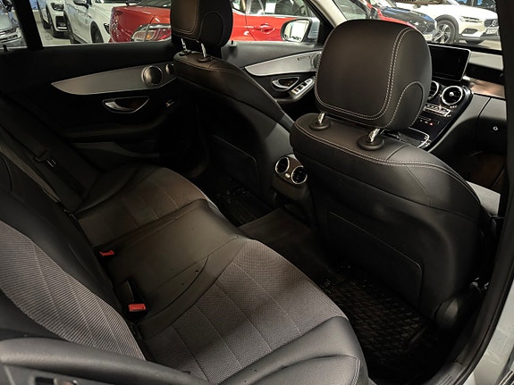 Mercedes-Benz C220 12 of 25