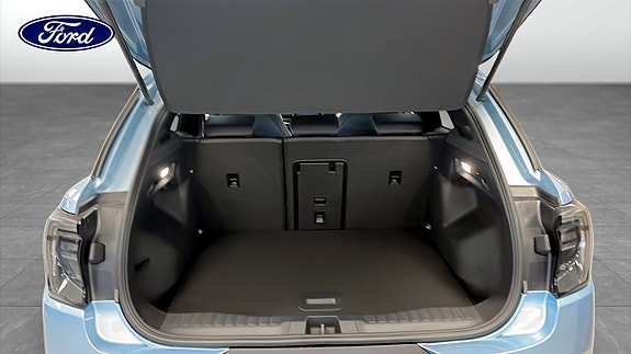 Ford Explorer 10 of 12