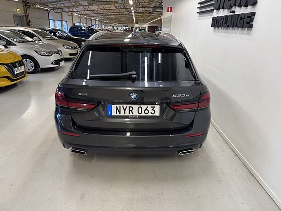 BMW 530e 4 of 9