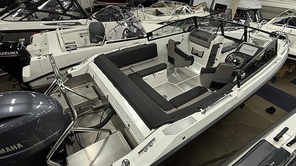 Husky R7 / Yamaha F200 - 17