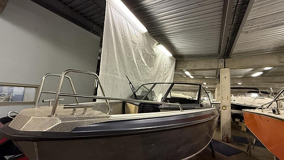 Buster XL / Yamaha F115 - 21 RESERVERAD