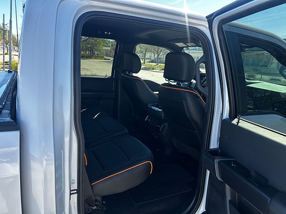 Ford F-150 8 of 19
