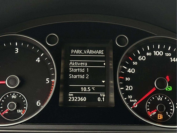 Volkswagen Passat 12 of 21