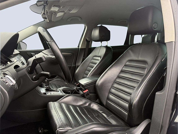 Volkswagen Passat 8 of 21