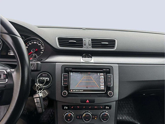 Volkswagen Passat 14 of 21