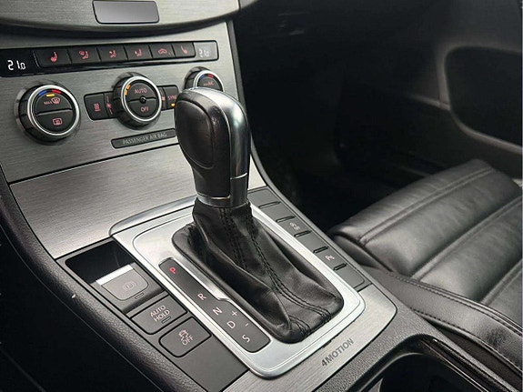 Volkswagen Passat 13 of 21