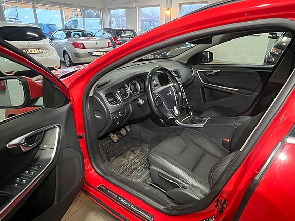 Volvo V60 13 of 14