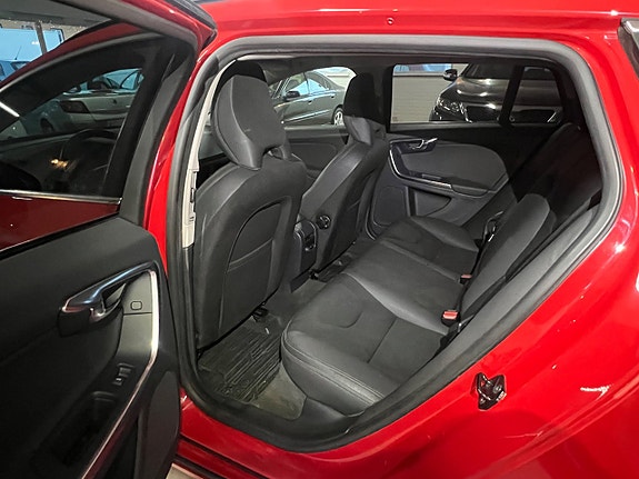 Volvo V60 12 of 14