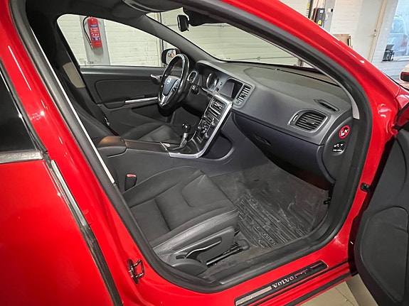 Volvo V60 9 of 14