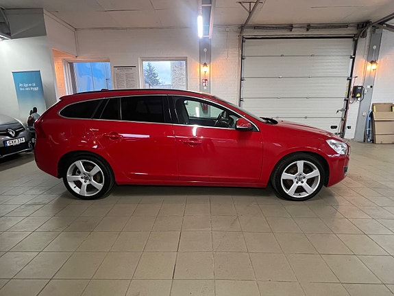 Volvo V60 8 of 14