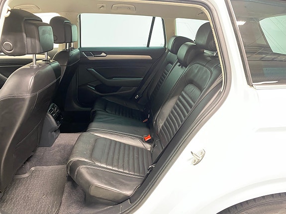 Volkswagen Passat 10 of 18