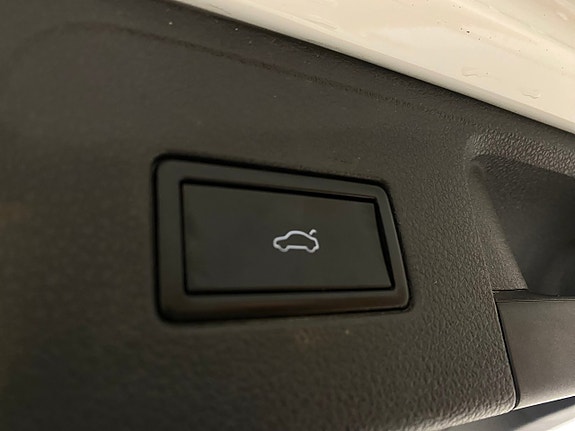 Volkswagen Passat 8 of 18