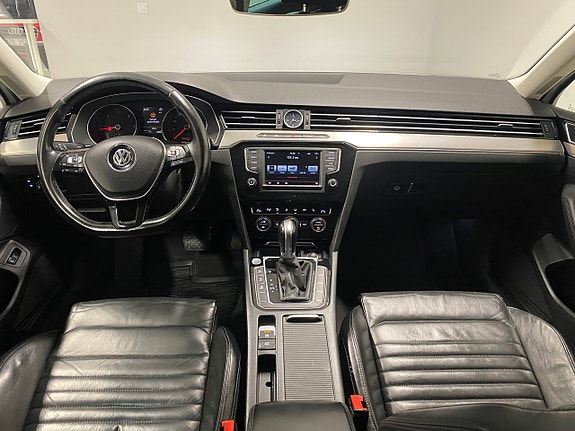 Volkswagen Passat 11 of 18