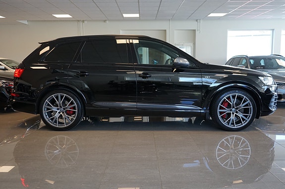 Audi SQ7 3 of 5